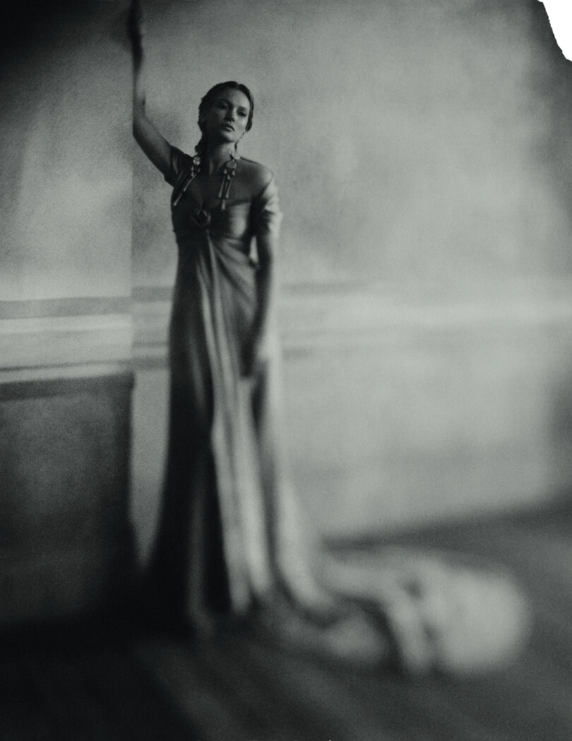 La mannequin anglaise Kate Moss photographiée par Nikolai von Bismarck.